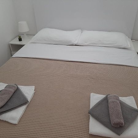 Apartment Enis บาร์บารีกา ภายนอก รูปภาพ