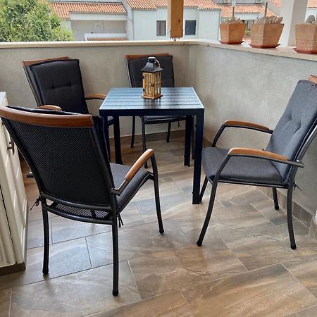 Apartment Enis บาร์บารีกา ภายนอก รูปภาพ