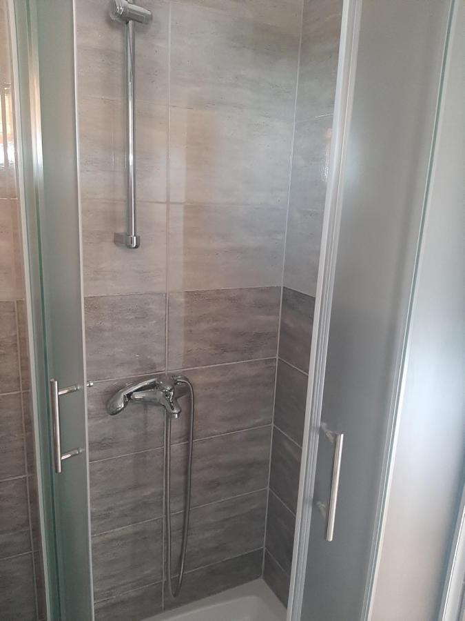 Apartment Enis บาร์บารีกา ภายนอก รูปภาพ