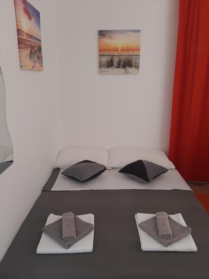 Apartment Enis บาร์บารีกา ภายนอก รูปภาพ